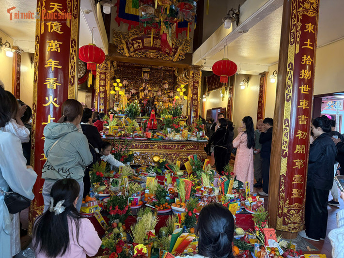 Rằm tháng Giêng ngày trăng tròn đầu tiên của năm mới, còn gọi là Tết Nguyên tiêu hay Tết Thượng nguyên từ lâu đã giữ vị trí đặc biệt trong đời sống tâm linh của người Việt.