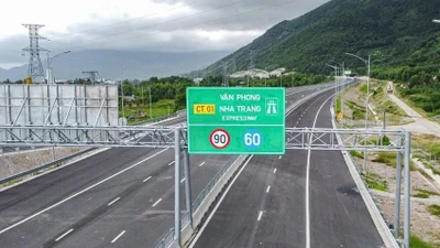 Chính thức thông xe toàn tuyến cao tốc Vân Phong - Nha Trang