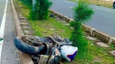 Khánh Hòa: Hai xe máy đấu đầu trên tỉnh lộ, một người tử vong