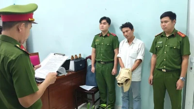 Bắt cựu cán bộ đăng ký đất đai ở Đà Nẵng lập sổ hồng gian dối