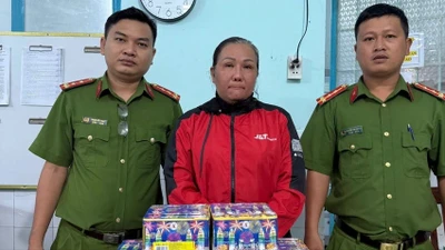 Đông Thạnh: Phát hiện 67,2 kg pháo nổ trong nhà một phụ nữ