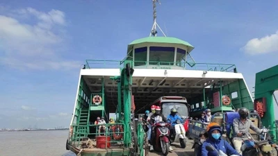 Tạm cấm xe từ 8 tấn qua phà Cát Lái để động thổ dự án xây cầu nghìn tỷ