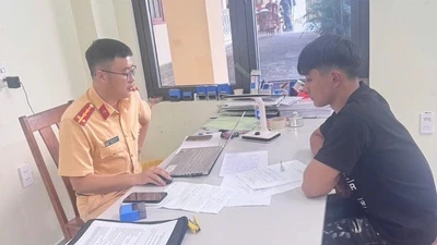 Xử lý nhóm thanh thiếu niên quay clip bốc đầu xe đăng mạng xã hội