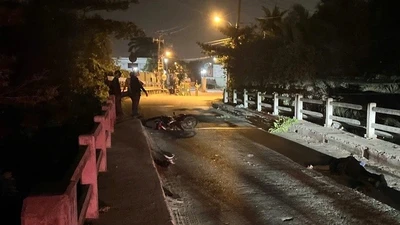 TPHCM: Phát hiện nam thanh niên tử vong cạnh xe máy trên cầu Chùm Chụp