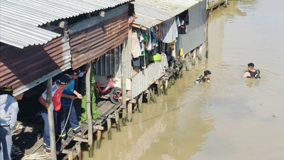 An Giang: Trắng đêm tìm kiếm bé trai nghi rơi xuống kênh Xẻo Rô