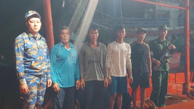 An Giang: Tạm giữ tàu cá chở hơn 30.000 lít dầu không có hóa đơn, chứng từ