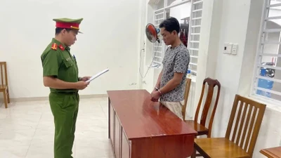 Đà Nẵng: Bắt người đàn ông tạt xăng dọa người khác do ghen tuông tình ái