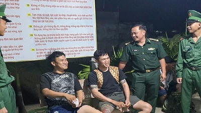 Cứu kịp thời 4 thuyền viên tàu cá bị chìm trên biển Cà Mau