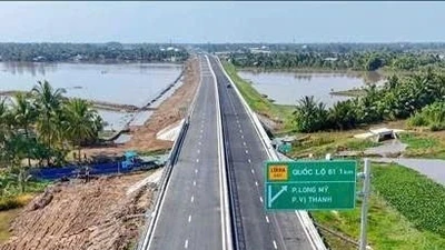 Lùi thời gian khai thác cao tốc Hậu Giang - Cà Mau sang tháng 1/2026