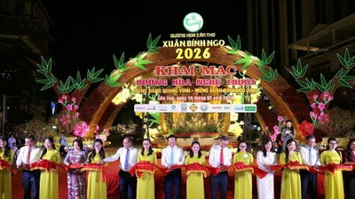 Khai mạc Đường hoa nghệ thuật Cần Thơ xuân Bính Ngọ 2026