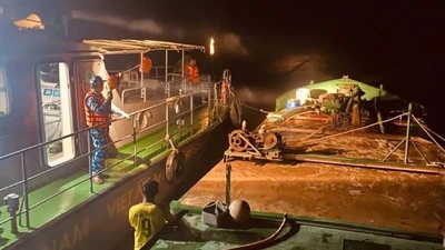 Vĩnh Long: Bắt 3 phương tiện vi phạm khai thác thủy sản và hút cát trái phép