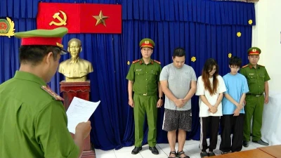 Mâu thuẫn cá nhân, lái xe taxi bị đồng nghiệp gài ma túy để trả thù