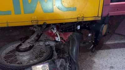 Xe máy va chạm xe đầu kéo ở Lâm Đồng, 1 người tử vong