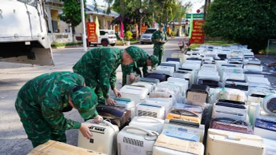 An Giang phát hiện xe tải vận chuyển hàng trăm thiết bị điện đã qua sử dụng