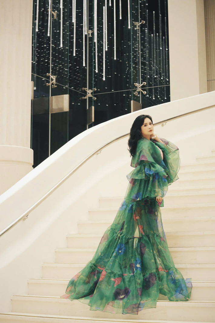 Chính sự phá cách này góp phần khắc họa hình ảnh một nghệ sĩ không ngừng sáng tạo, đúng với danh xưng “Người đàn bà hát” hay “Nữ hoàng nhạc nhẹ” mà khán giả ưu ái dành tặng.