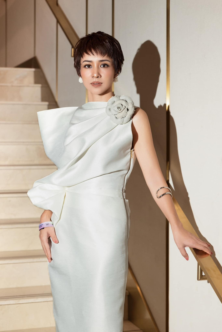 Dù có sự nghiệp rực rỡ, song cuộc sống riêng của Thúy Hiền lại gập ghềnh. Cô không có ý định gắn kết với ai sau 2 lần đổ vỡ hôn nhân.