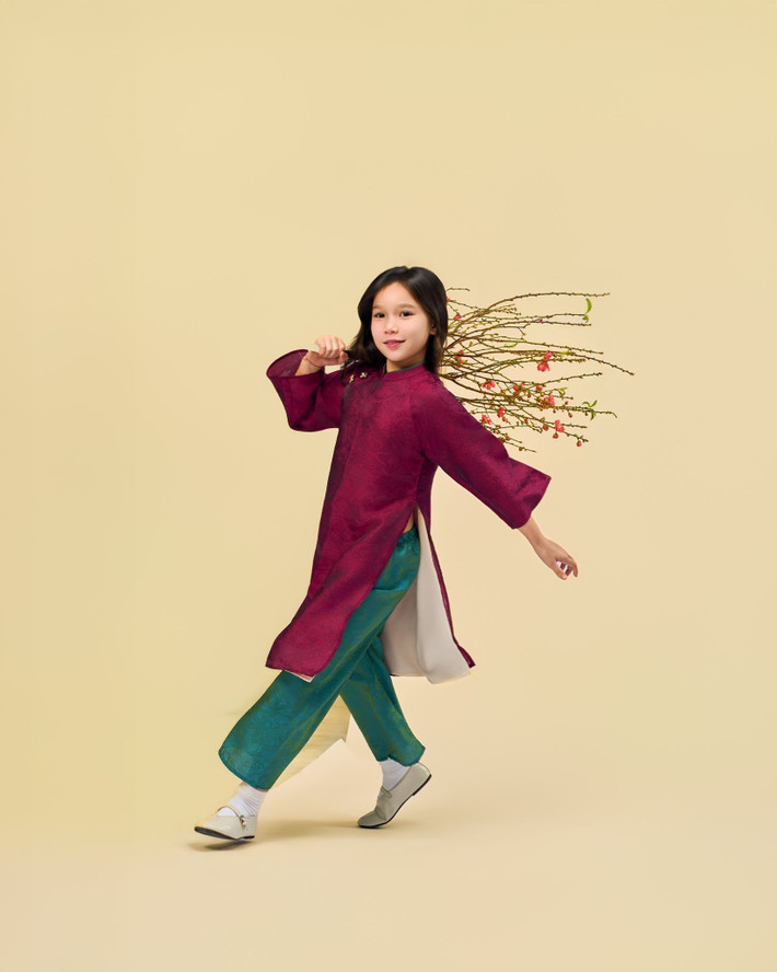 Không ít người cho rằng nếu tiếp tục phát triển ngoại hình như hiện tại, cô bé hoàn toàn có thể trở thành một “hoa hậu tương lai”.