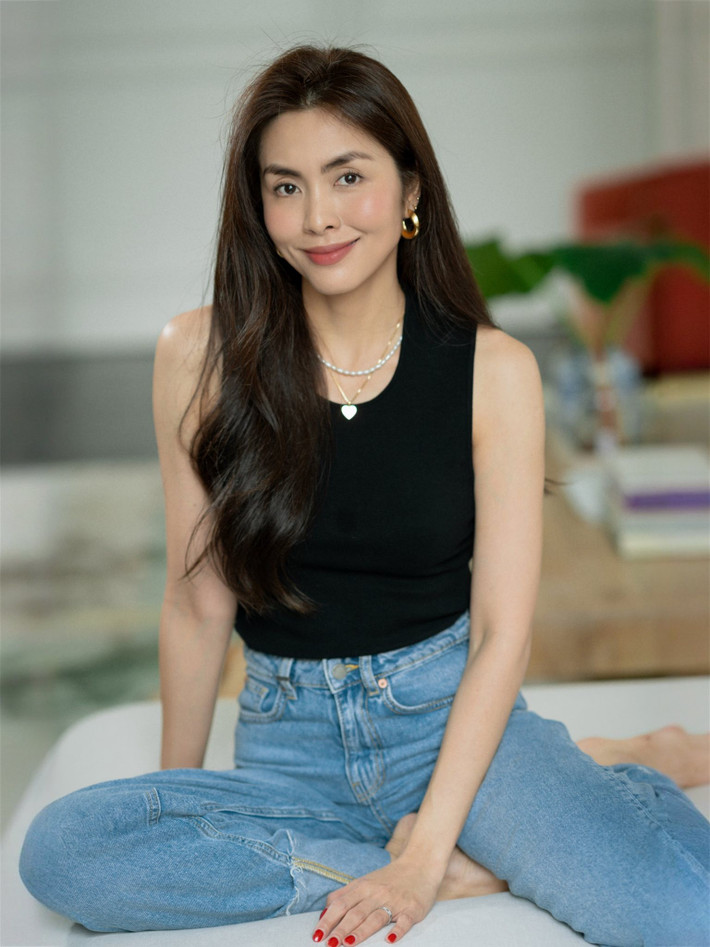 Dù đã rút lui khỏi hoạt động nghệ thuật để chăm lo gia đình, mỗi lần xuất hiện trong những bức ảnh đời thường, Tăng Thanh Hà vẫn khiến công chúng trầm trồ.