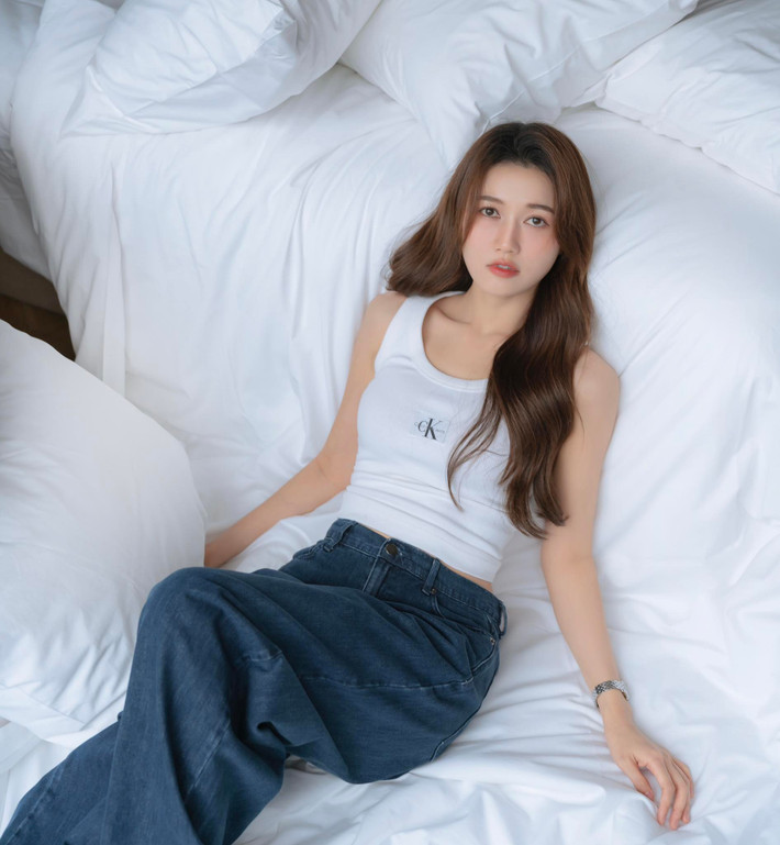 Sở hữu nhan sắc ngọt ngào cùng chuyện tình đẹp bên nhạc sĩ Andiez Nam Trương, Nhung Gumiho đang nhận được nhiều sự quan tâm từ công chúng.