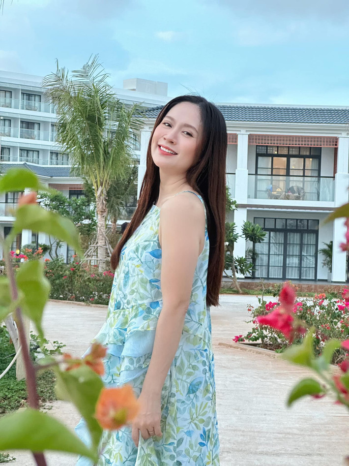 Sự giản dị trong lối sống và phong cách giúp Thanh Thúy luôn trẻ trung mỗi khi xuất hiện trước công chúng.