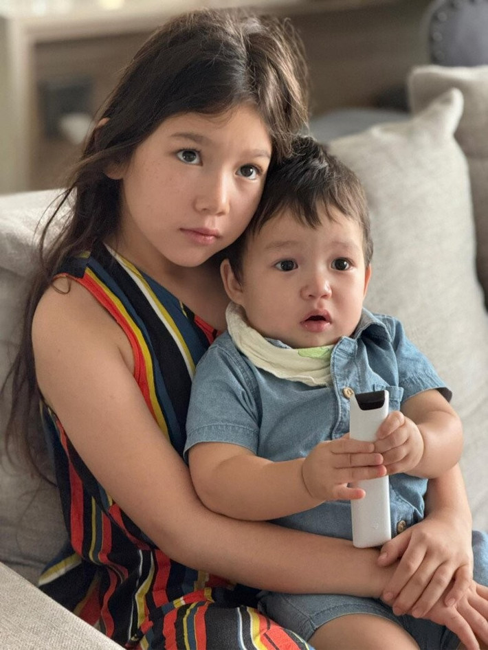 Sự thay đổi trong ngoại hình cũng đi cùng với sự trưởng thành trong tính cách của Myla. Nữ siêu mẫu cho biết con gái ngày càng chững chạc, biết suy nghĩ và ý thức hơn trong nhiều việc. Điều đó khiến cô không khỏi xúc động khi chứng kiến con gái lớn lên từng ngày.