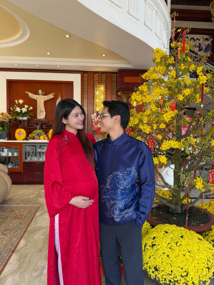 Trên các nền tảng mạng xã hội, khán giả liên tục để lại những bình luận khen ngợi. Không ít người bày tỏ sự ngưỡng mộ trước cách Quỳnh Châu giữ gìn sức khỏe và tinh thần lạc quan trong suốt hành trình mang bầu.