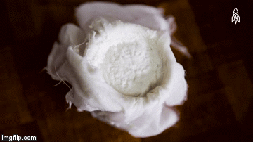 Mức giá 'siêu to, siêu khổng lồ' cho món phô mai đắt nhất thế giới - Hình 7 Muc gia 'sieu to, sieu khong lo' cho mon pho mai dat nhat the gioi-Hinh-7