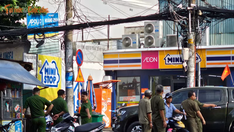 Cháy khách sạn tại TP HCM khiến 2 người tử vong