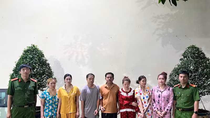 Công an TP HCM triệt phá đường dây mại dâm và cờ bạc quy mô lớn