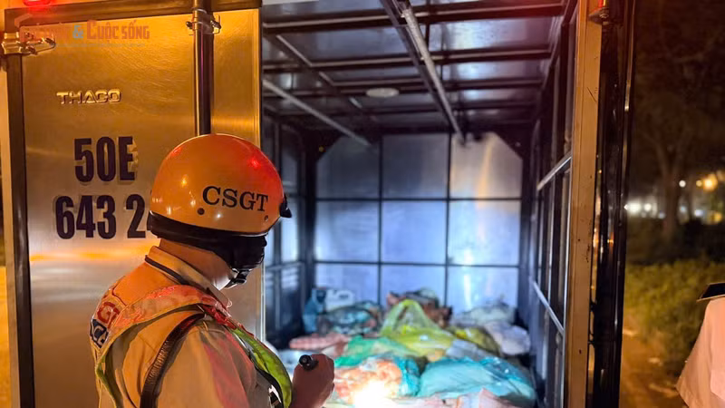 Gần 1 tấn sản phẩm động vật không kiểm dịch bị chặn ở TP HCM