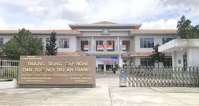 truong-noi-tru-an-giang.jpg