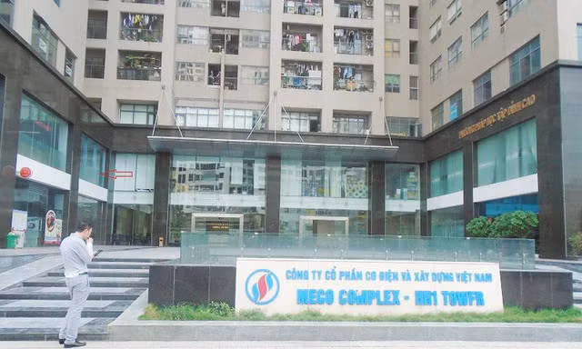 Vu 2 nguoi roi xuong sanh vi tran chung cu thung: Phat lo loat sai pham