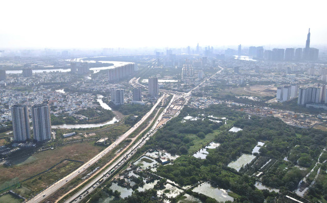 Can canh nut giao An Phu sau hon 1 nam thi cong-Hinh-2