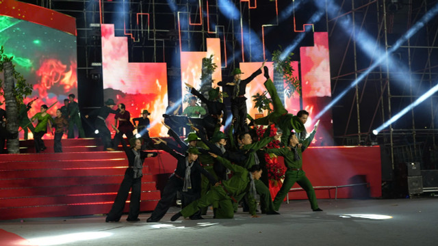 Tây Ninh kỷ niệm 50 năm Ngày Giải phóng miền Nam - Hình 5 Tay Ninh ky niem 50 nam Ngay Giai phong mien Nam-Hinh-5