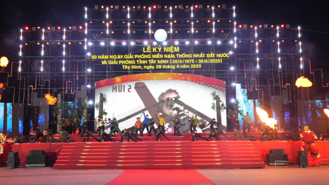 Tây Ninh kỷ niệm 50 năm Ngày Giải phóng miền Nam - Hình 3 Tay Ninh ky niem 50 nam Ngay Giai phong mien Nam-Hinh-3