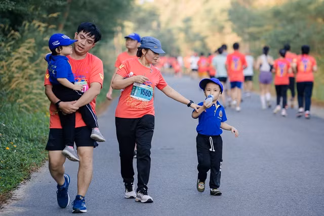 Ve dep thien duong cua duong chay xuyen rung, tua bien tai Vinpearl Phu Quoc-Hinh-4