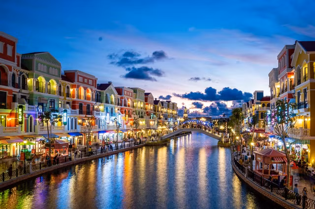 Cung Phu Quoc United Center trai nghiem Diem den moi cua the gioi