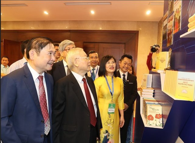 Tổng Bí thư dự Lễ kỷ niệm 40 năm thành lập VUSTA - Hình 8 Tong Bi thu du Le ky niem 40 nam thanh lap VUSTA-Hinh-8