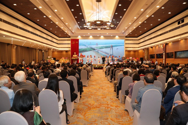 Tổng Bí thư dự Lễ kỷ niệm 40 năm thành lập VUSTA - Hình 6 Tong Bi thu du Le ky niem 40 nam thanh lap VUSTA-Hinh-6