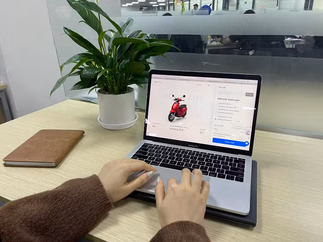 Quy trinh 'mua truoc tra sau' xe may dien VinFast