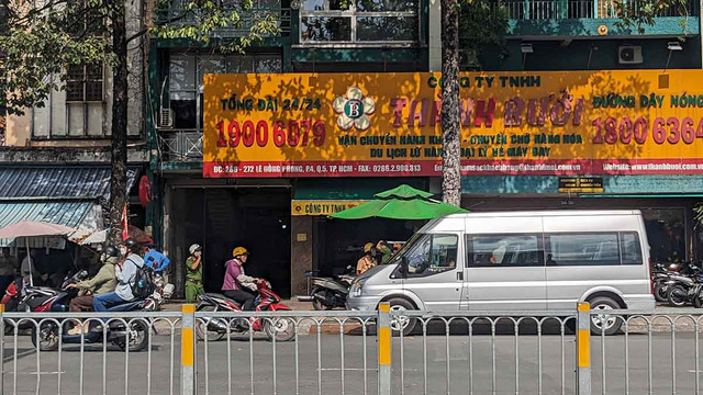 Hình ảnh công an đồng loạt kiểm tra các cơ sở Công ty Thành Bưởi Hinh anh cong an dong loat kiem tra cac co so Cong ty Thanh Buoi