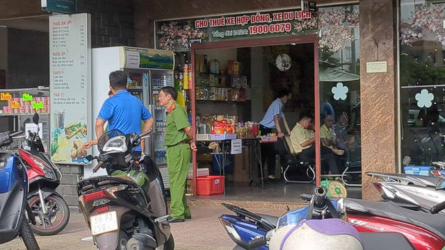 Hình ảnh công an đồng loạt kiểm tra các cơ sở Công ty Thành Bưởi - Hình 4 Hinh anh cong an dong loat kiem tra cac co so Cong ty Thanh Buoi-Hinh-4