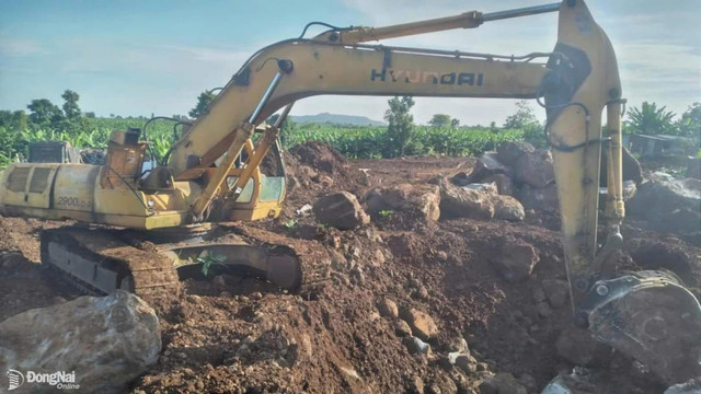 Đồng Nai: Phát hiện hành vi khai thác đá trái phép tại huyện Trảng Bom Dong Nai: Phat hien hanh vi khai thac da trai phep tai huyen Trang Bom
