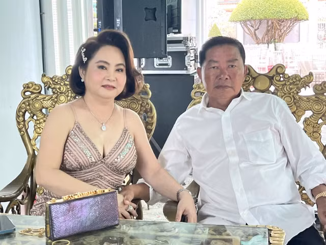 Vợ chồng đại gia Bạc Liêu.