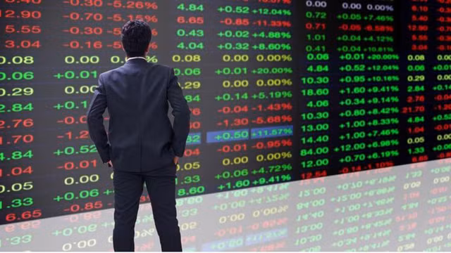 Chu tich va Thanh vien Ban kiem soat SmartMind bat ngo xin tu nhiem