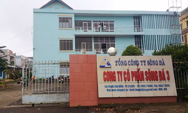 Co dong ho 'Song Da' moi mon cho ngay nhan co tuc