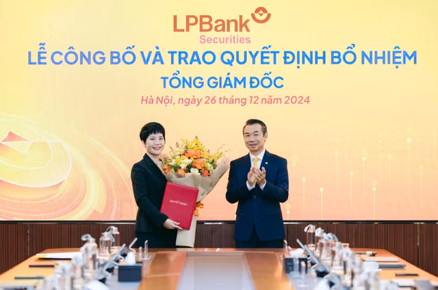 Chung khoan LPBS co Tan Tong Giam doc