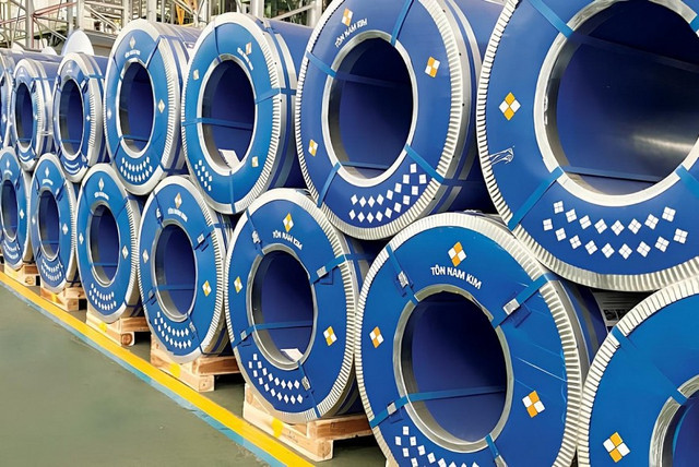 Thép Nam Kim đã được chào bán 131,6 triệu cổ phiếu giá 12.000 đồng/cp Thep Nam Kim da duoc chao ban 131,6 trieu co phieu gia 12.000 dong/cp