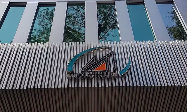 Nha Thu Duc noi gi khi co phieu bat ngo noi song?