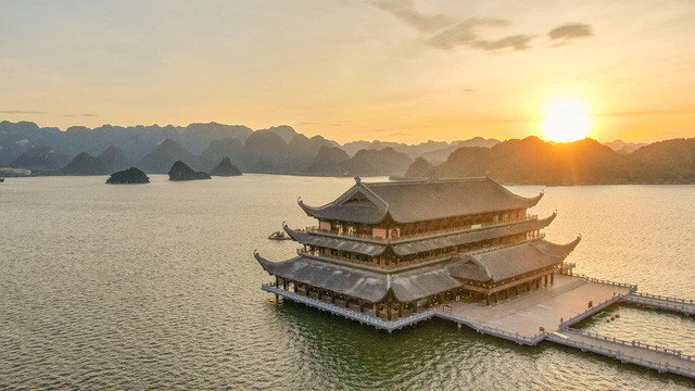 Đại gia kín tiếng Xuân Trường giàu cỡ nào? - Hình 9 Dai gia kin tieng Xuan Truong giau co nao?-Hinh-9